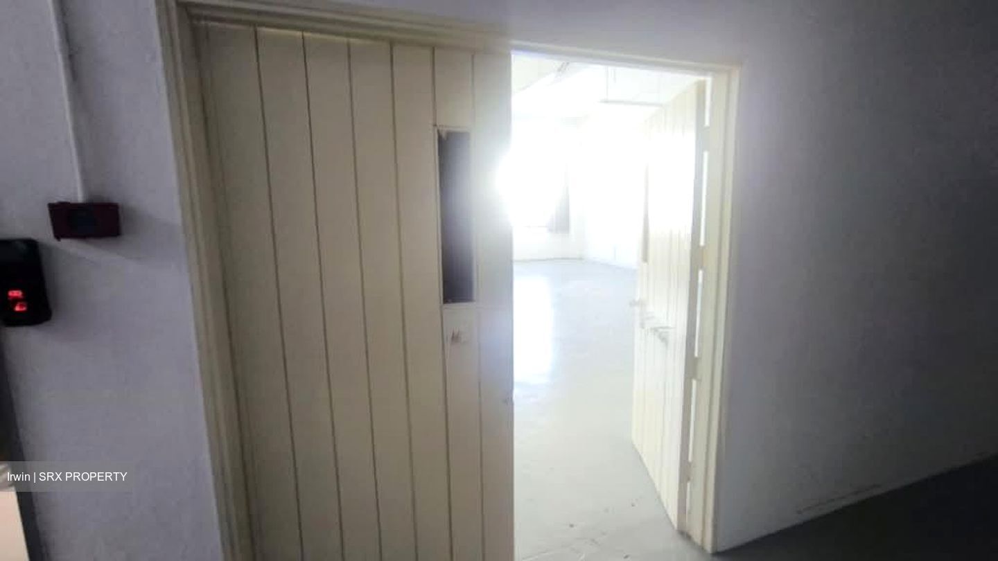 Sin Cheong Building (D20), Factory #560778051